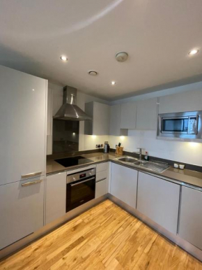 Sleek & Sunny 1BD Flat Near Greenwhich - Deptford!